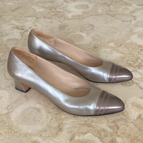 Vintage Salvatore Ferragamo Metallic Silver & Bronze Leather Court Shoes - Picture 2 of 14